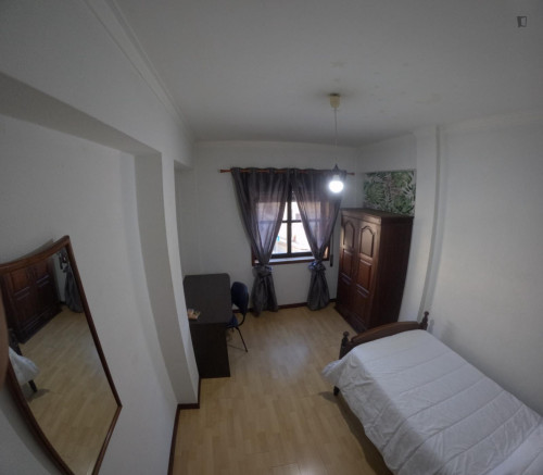 Very nice single bedroom in Celas