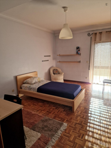 Great single bedroom with a balcony