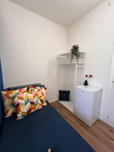 Comfy single ensuite bedroom with a private kitchen, in Le Albere