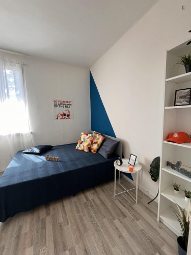 Pleasant single ensuite bedroom with a private kitchen, in Le Albere