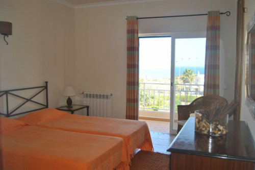 Fascinating 3 Bedroom House with a private Swimming Pool close to Luz Beach - Gallery - 9