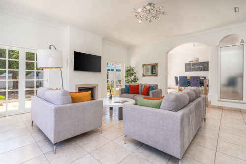 Deluxe and inviting 6-bedroom house in Lagos - Gallery - 38