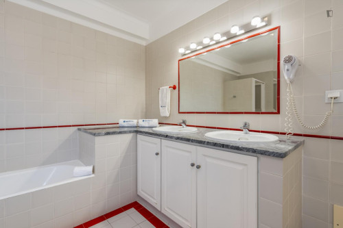 Deluxe and inviting 6-bedroom house in Lagos - Gallery - 44