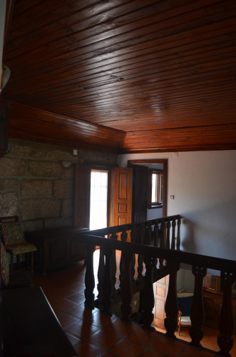 Rustic 2 Bedroom House with a Swimming Pool close to Loivos do Monte