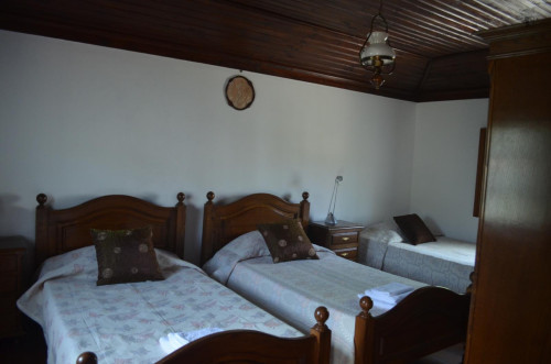 Rustic 2 Bedroom House with a Swimming Pool close to Loivos do Monte - Gallery - 11