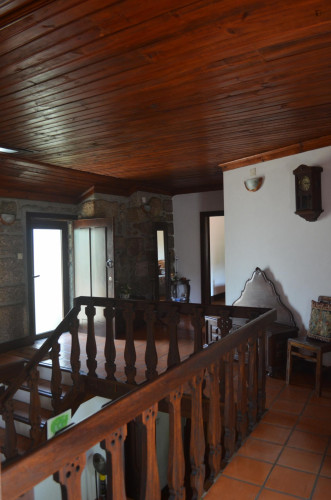 Rustic 2 Bedroom House with a Swimming Pool close to Loivos do Monte