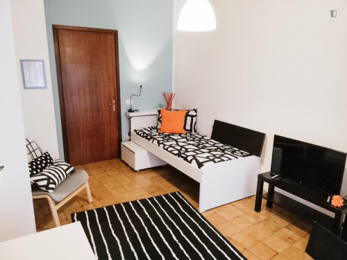 Very cool single bedroom in Veronetta