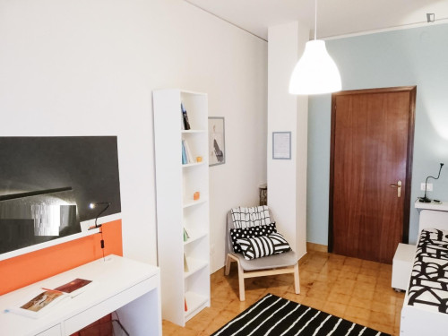 Very cool single bedroom in Veronetta