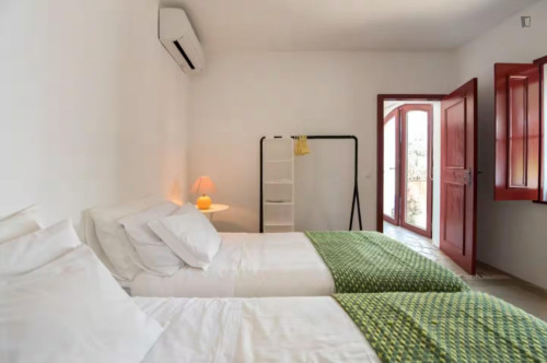 Sublime 6 Bedroom House with a Swimming Pool close to Castle of Arraiolos