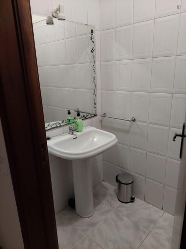 Bright Double Bedroom close to Santana - Cartaxo Train Station - Gallery - 8