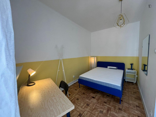 Fantastic Double Bedroom Near ISLA