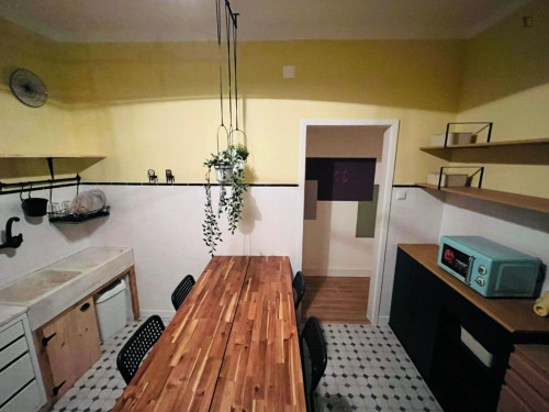 Fantastic Double Bedroom Near ISLA