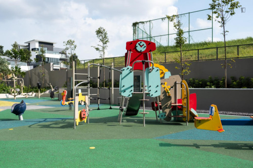 Appealing double ensuite bedroom in Serangoon