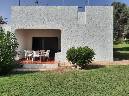 3-bedroom house, with outdoor area