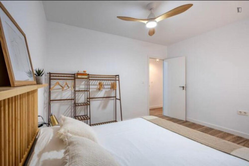 Very welcoming double bedroom in Zaidín