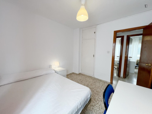 Comfy double bedroom near Parque Federico García Lorca