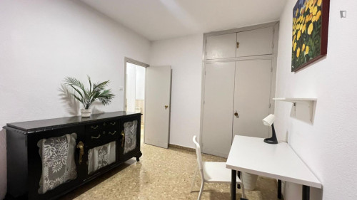 Nice single bedroom near Parque Federico García Lorca