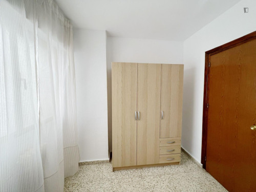 Alluring single bedroom in Figares