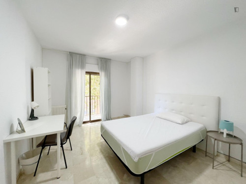 Snug double bedroom in Realejo-San Matias
