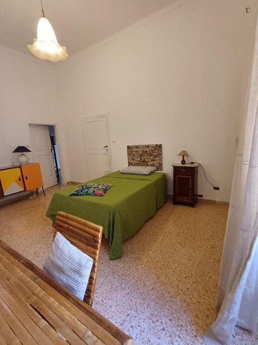 Large room with french bed  - Gallery -  5