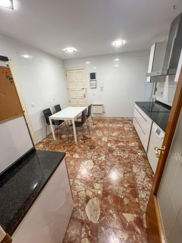 Big 4-bedroom apartment in Ensanche/Zabalgunea