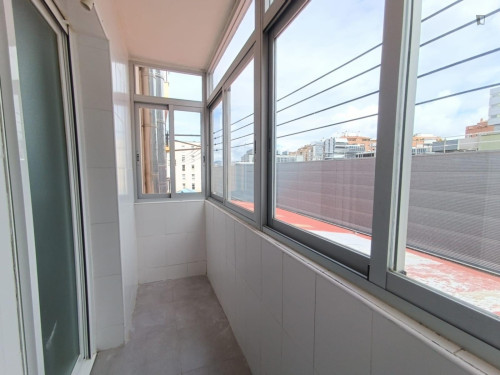 Homely double bedroom in Ermitagaña-Mendebaldea