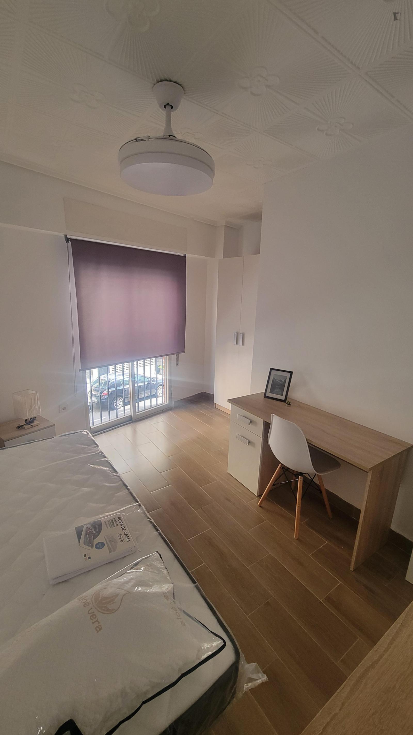  Modern Single Bedroom Close To UMH University  -  Modern Single Bedroom close to UMH University  - Gallery -  1