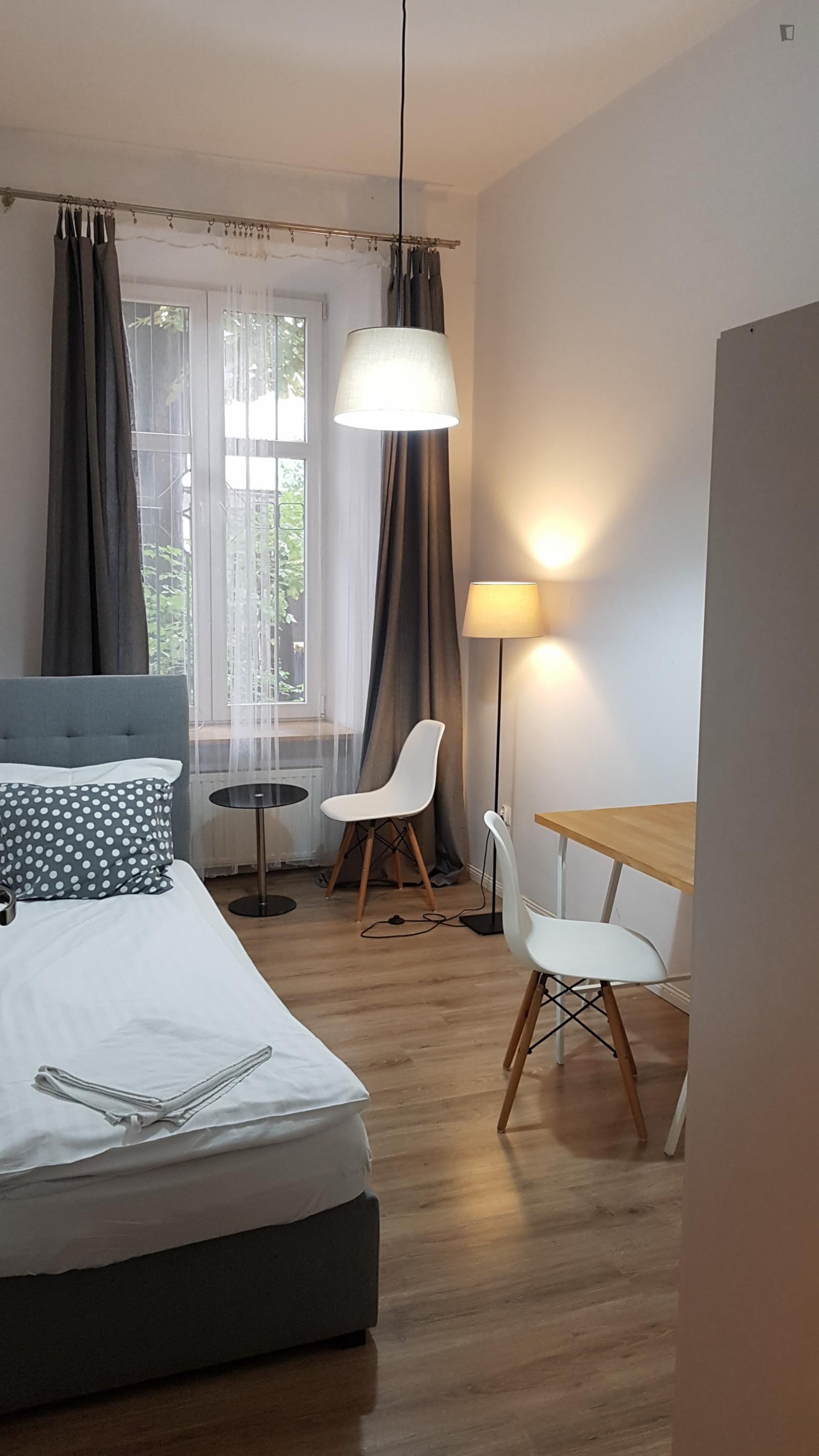  Homely Single Bedroom In Central Stradom  -  Homely single bedroom in central Stradom  - Gallery -  1