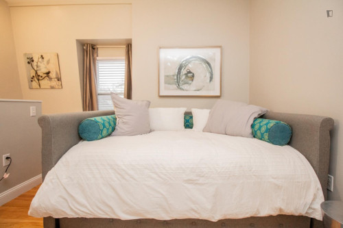 Very neat 2-bedroom apartment in Riverside