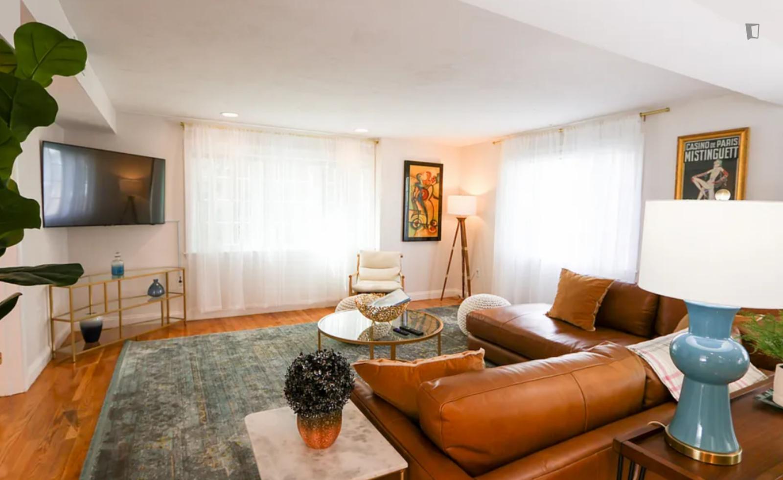  Very Large 3-Bedroom Apartment In Riverside  -  Very large 3-bedroom apartment in Riverside  - Gallery -  1