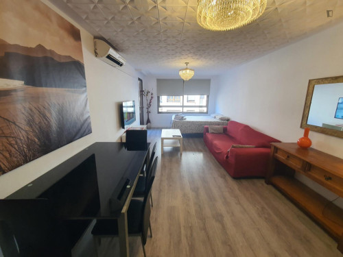 Large double bedroom in the Pere Garau neighbourhood