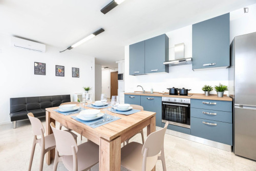 Homely single bedroom near the Padova train station