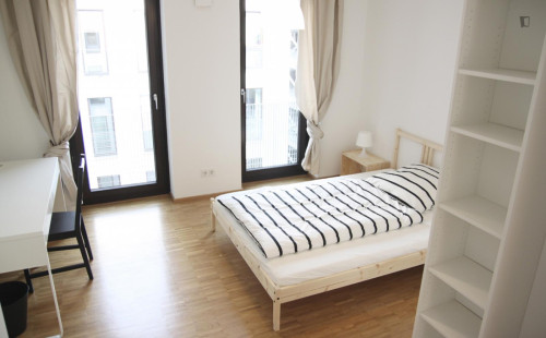 Inviting single bedroom in Harburg