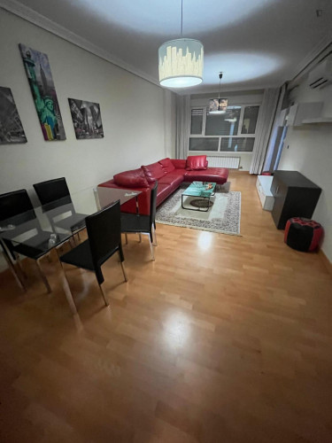 Pleasant double bedroom in Parque de Las Gaunas