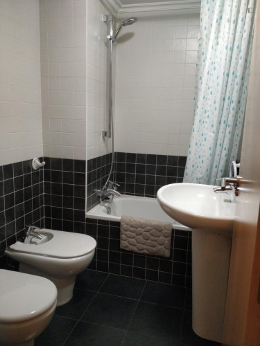 Pleasant double bedroom in Parque de Las Gaunas - Gallery - 12