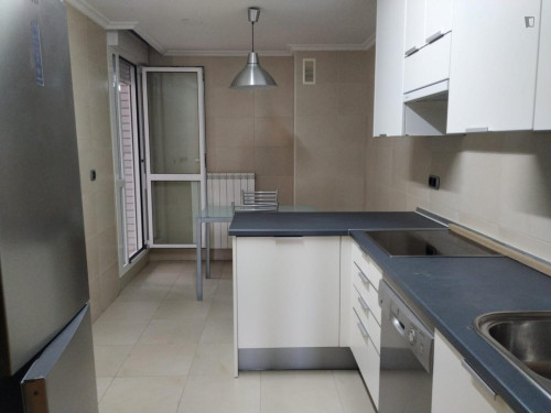 Pleasant double bedroom in Parque de Las Gaunas - Gallery - 9