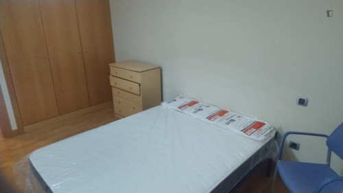 Nice double bedroom in Parque de Las Gaunas