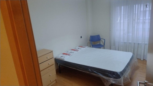 Nice double bedroom in Parque de Las Gaunas