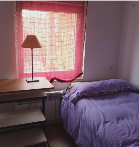 Homely single bedroom near Facultad de Psicología de la Universidad de Salamanca