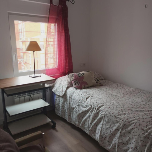 Homely single bedroom near Facultad de Psicología de la Universidad de Salamanca