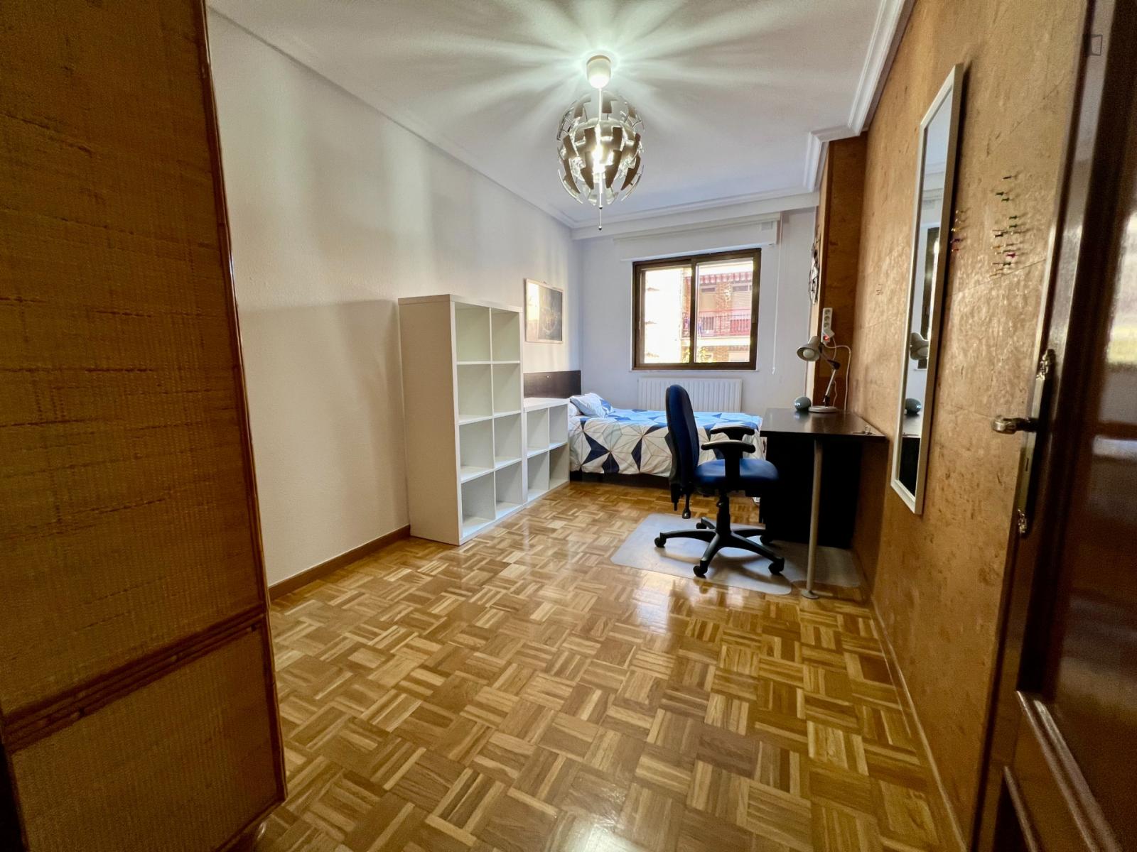 Appealing Single Bedroom Near The La Alamedilla Train Station - 1