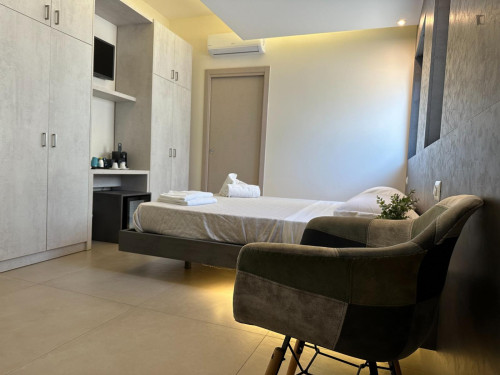 Pleasant double ensuite bedroom in Palese