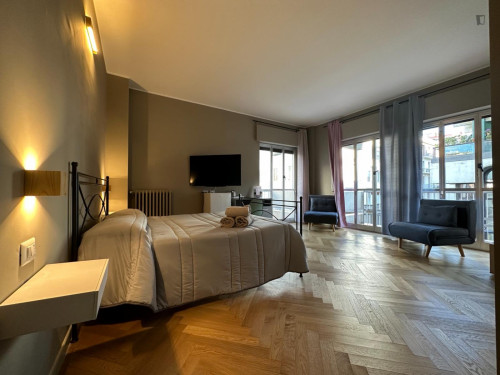 Large double ensuite bedroom in Murat