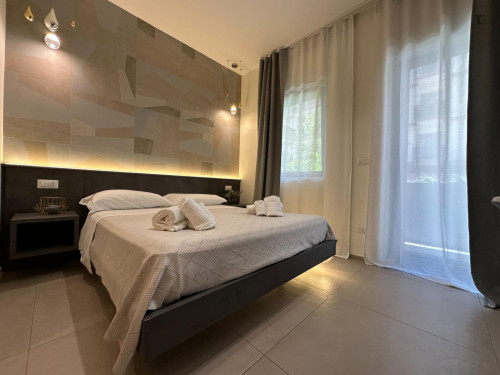 Charming double ensuite bedroom in Palese