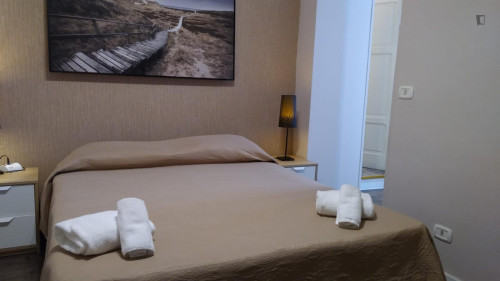 Cute double ensuite bedroom In Murat