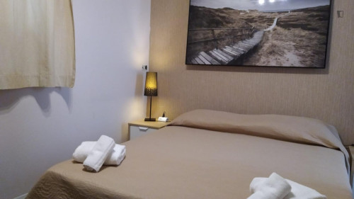 Cute double ensuite bedroom In Murat