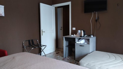 Welcoming double ensuite bedroom in Quartiere Umbertino