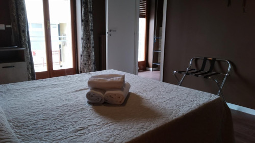Inviting double ensuite bedroom in Quartiere Umbertino