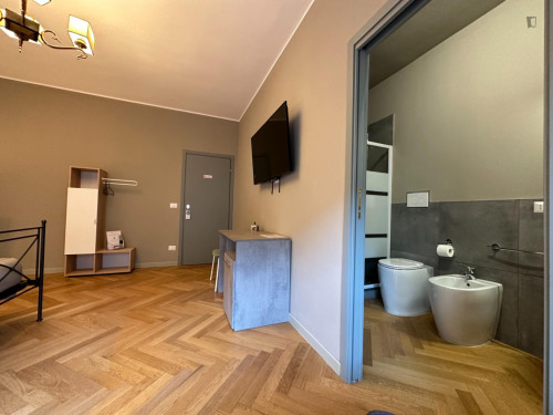 Appealing double ensuite bedroom in Murat