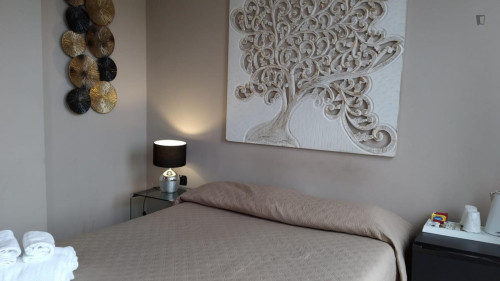 Brilliant double ensuite bedroom in Quartiere Umbertino